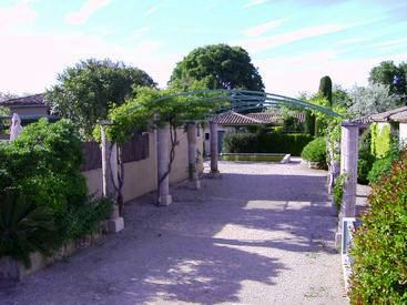 mazet saint remy de provence : les jardins de Fontanille